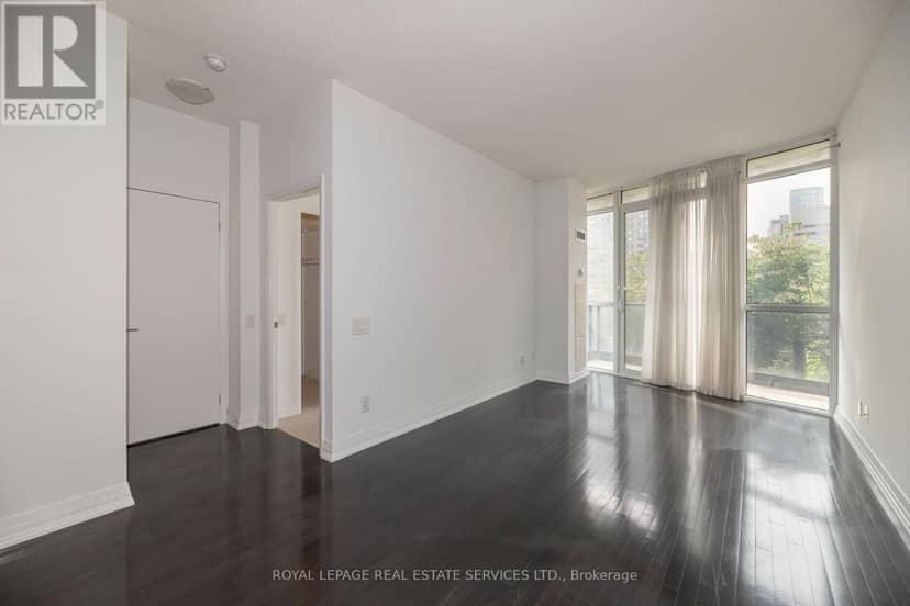 603 - 25 Carlton Street — photo 5 of 14