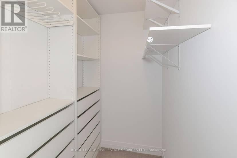 603 - 25 Carlton Street — photo 9 of 14