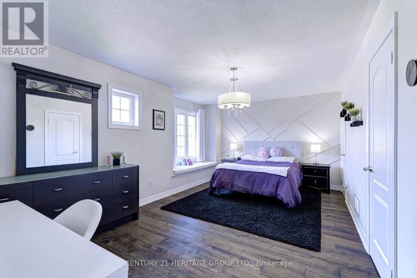 1406 Marshall Crescent — photo 27 of 40