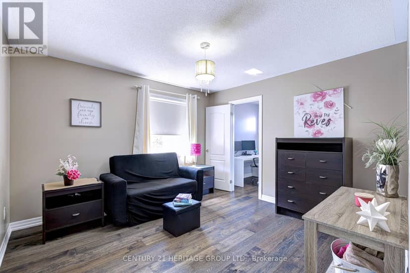 1406 Marshall Crescent — photo 30 of 40