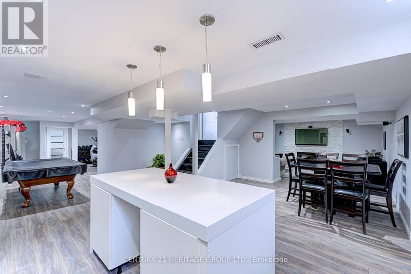 1406 Marshall Crescent — photo 40 of 40
