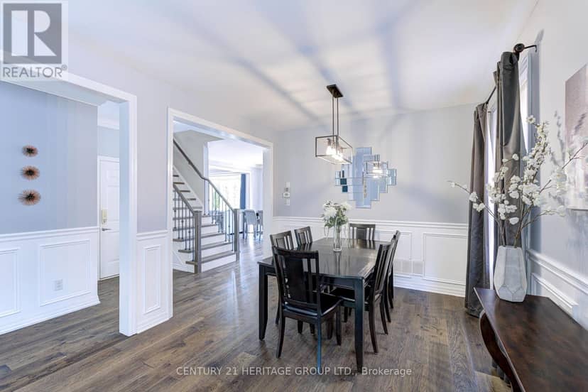 1406 Marshall Crescent — photo 7 of 40