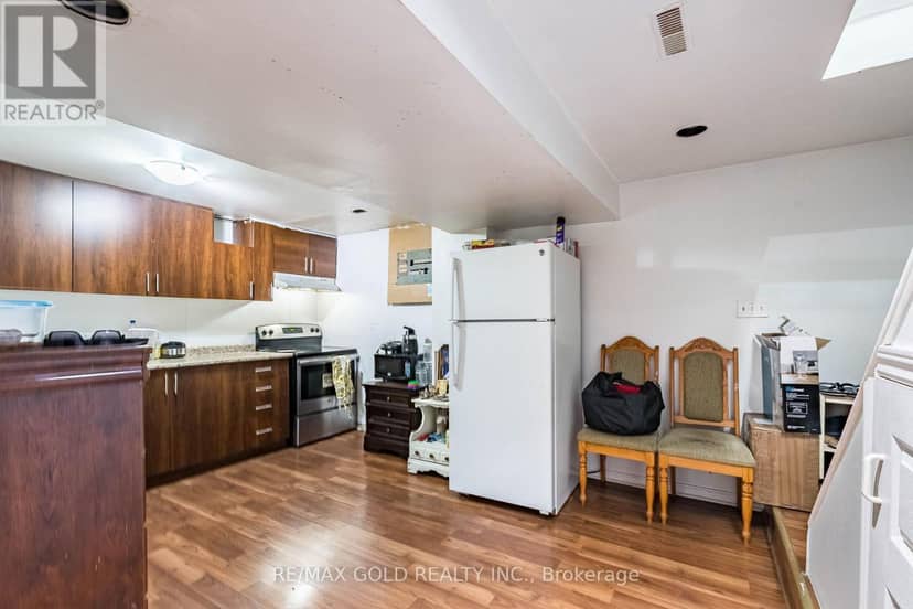 10 Elmstead Court — photo 13 of 16