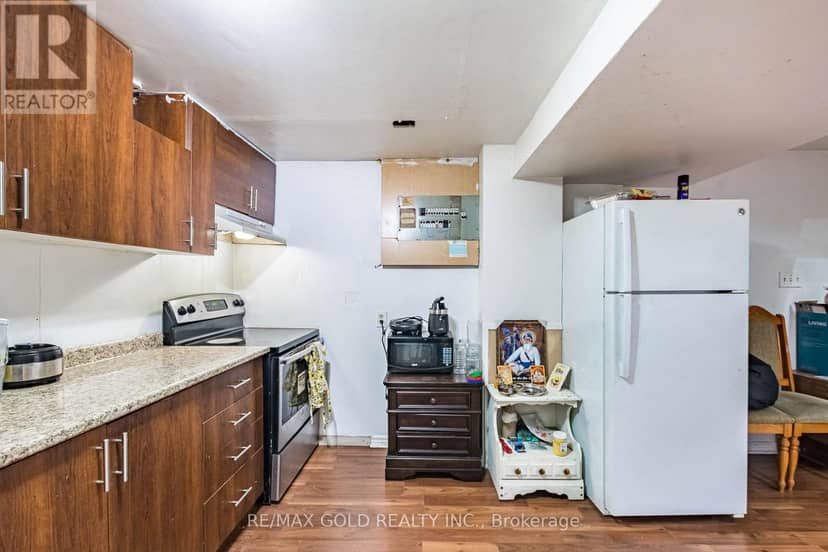 10 Elmstead Court — photo 12 of 16