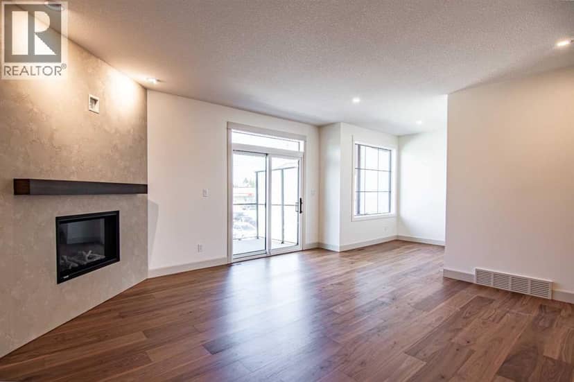 5026 48 Street — photo 31 of 40
