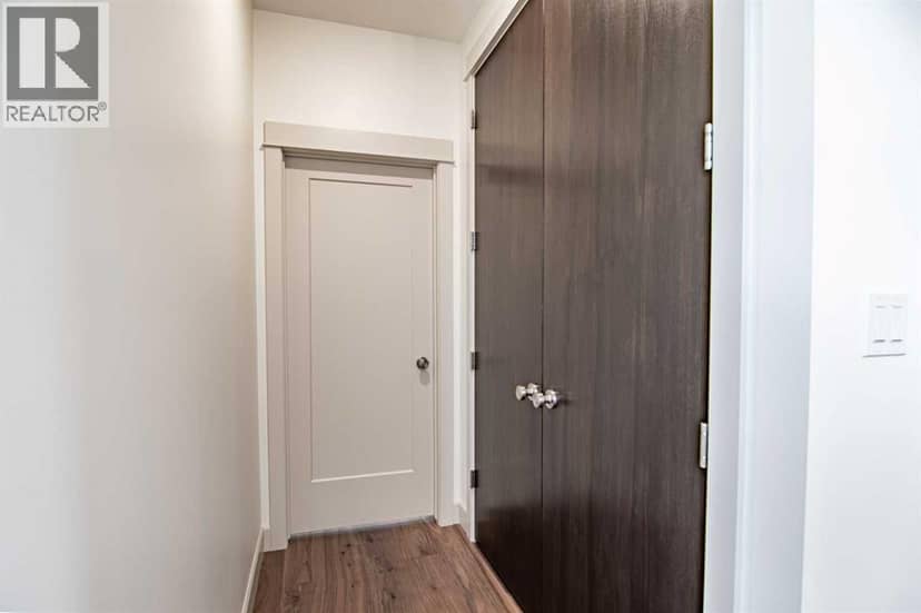 5026 48 Street — photo 21 of 40