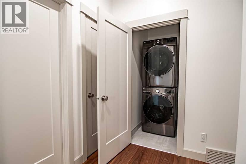 5026 48 Street — photo 33 of 40
