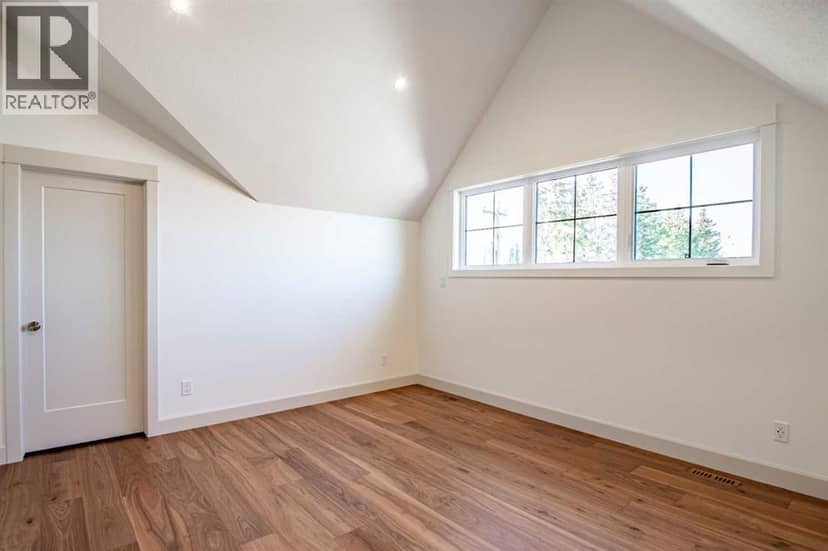 5026 48 Street — photo 35 of 40