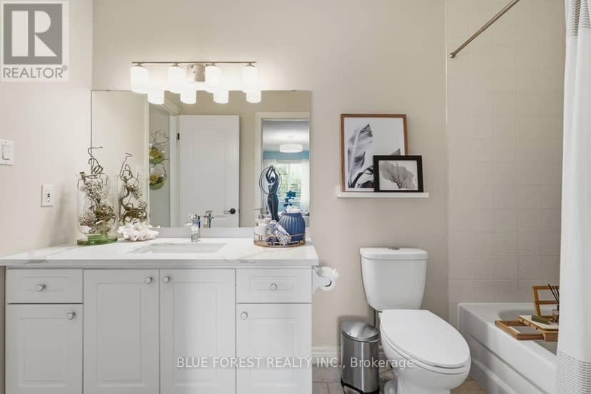 241 Oldham Street — photo 23 of 40