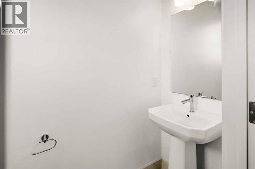 5030 48 Street — photo 13 of 40