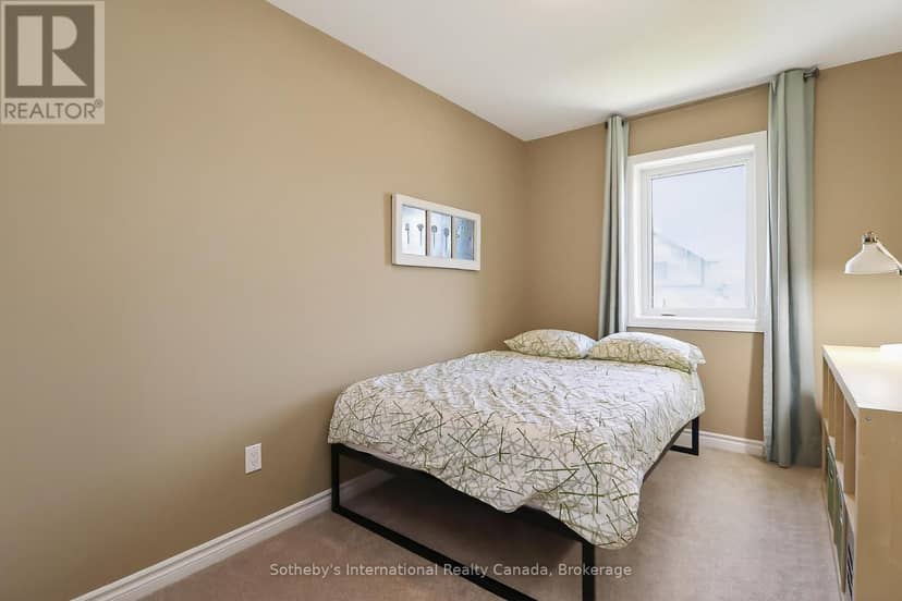 49 Silver Glen Boulevard — photo 23 of 40