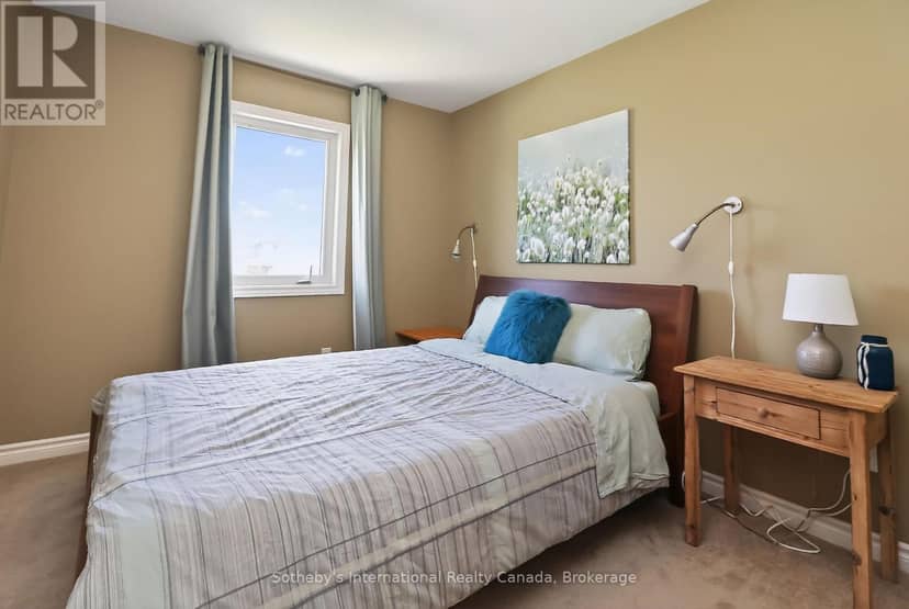 49 Silver Glen Boulevard — photo 25 of 40
