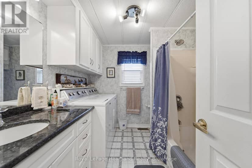 28 Iroquois Lane — photo 15 of 28