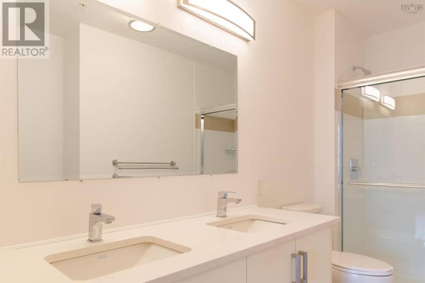 302 1990 Vernon Street — photo 12 of 33