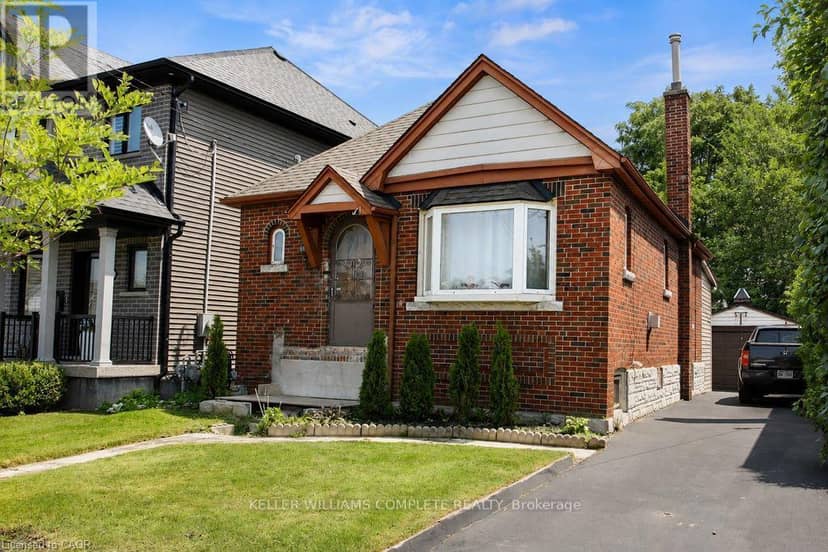 35 Barons Avenue S — photo 1 of 28