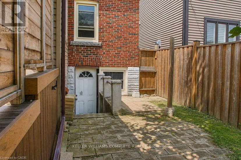 35 Barons Avenue S — photo 23 of 28