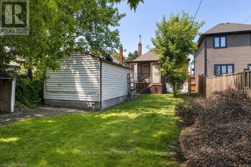 35 Barons Avenue S — photo 25 of 28