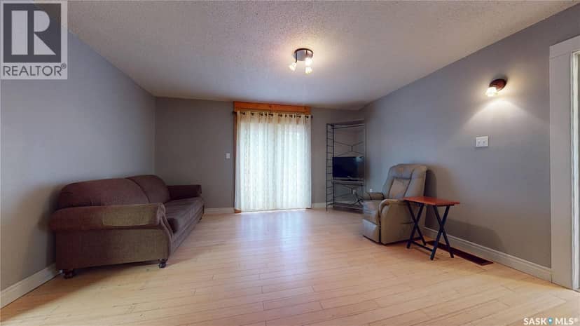 102-104 Marsh STREET, Maple Creek, photo 8