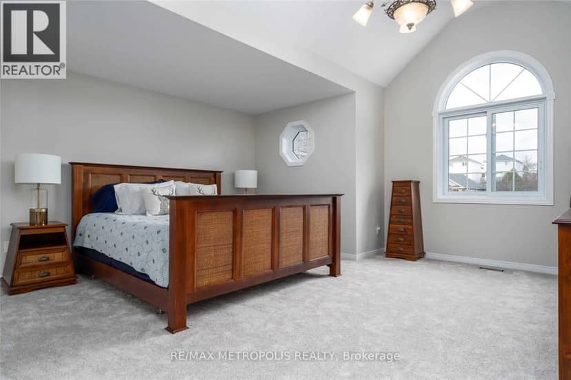 472 Hidden Creek Drive — photo 5 of 13