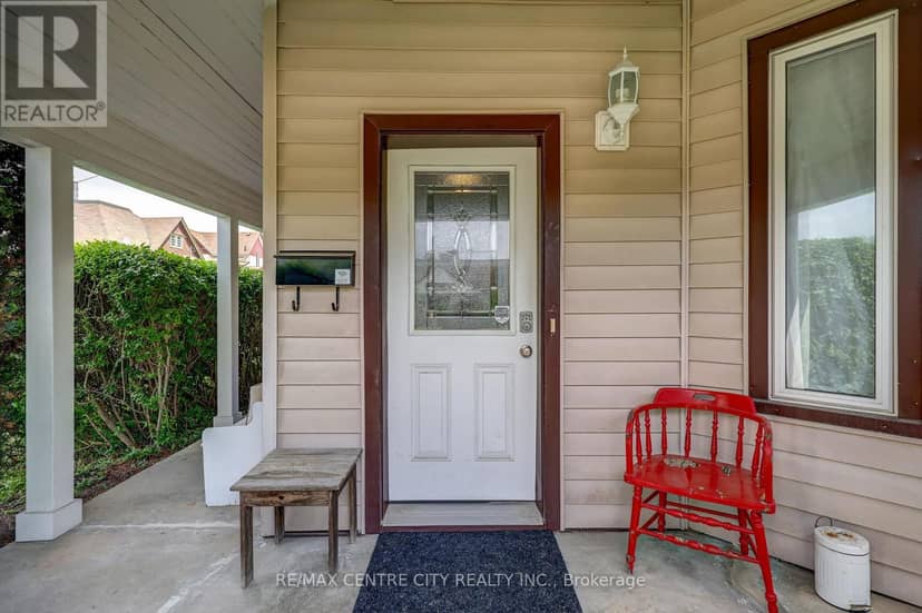 169 Wellington Street — photo 9 of 40