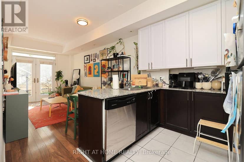 TH12 - 78 Carr Street — photo 11 of 25