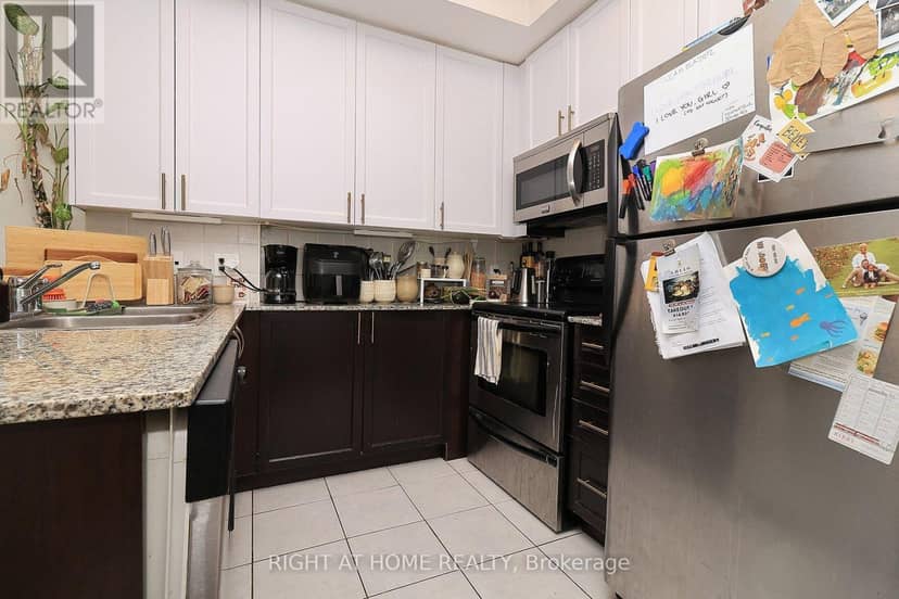 TH12 - 78 Carr Street — photo 13 of 25