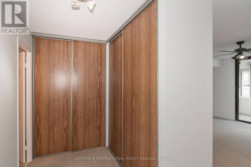 1707 - 45 Carlton Street — photo 13 of 29