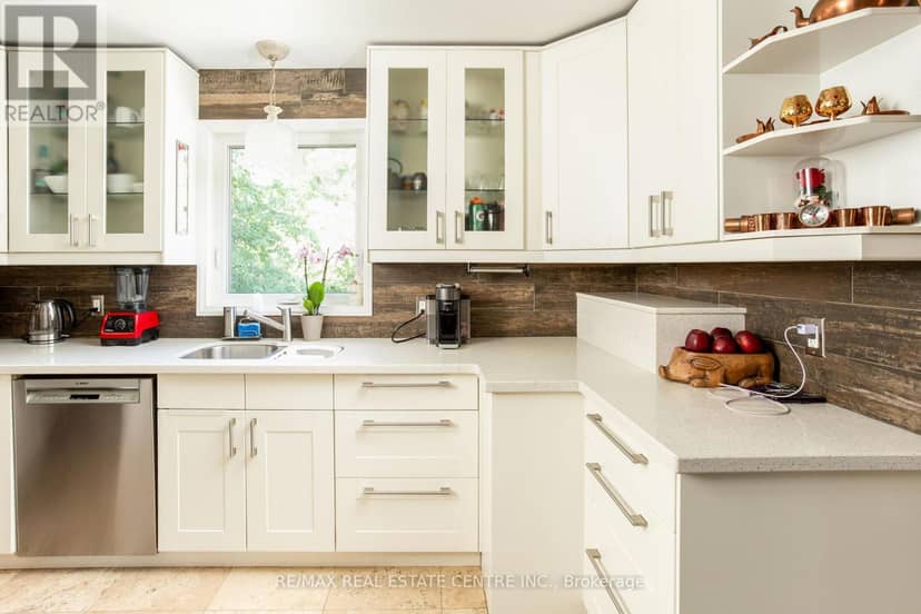 2450 Edenhurst Drive — photo 5 of 34
