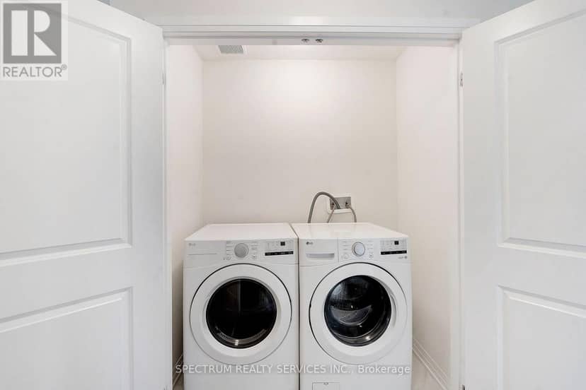 108 - 585 Colborne Street E — photo 39 of 40