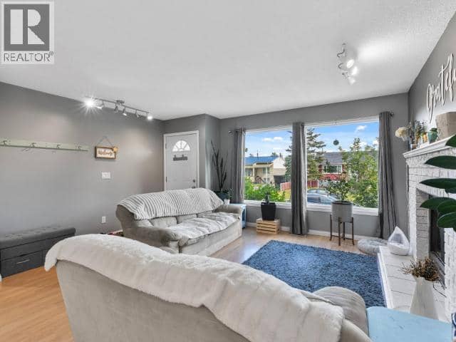 53 Tamarack Drive — photo 3 of 34