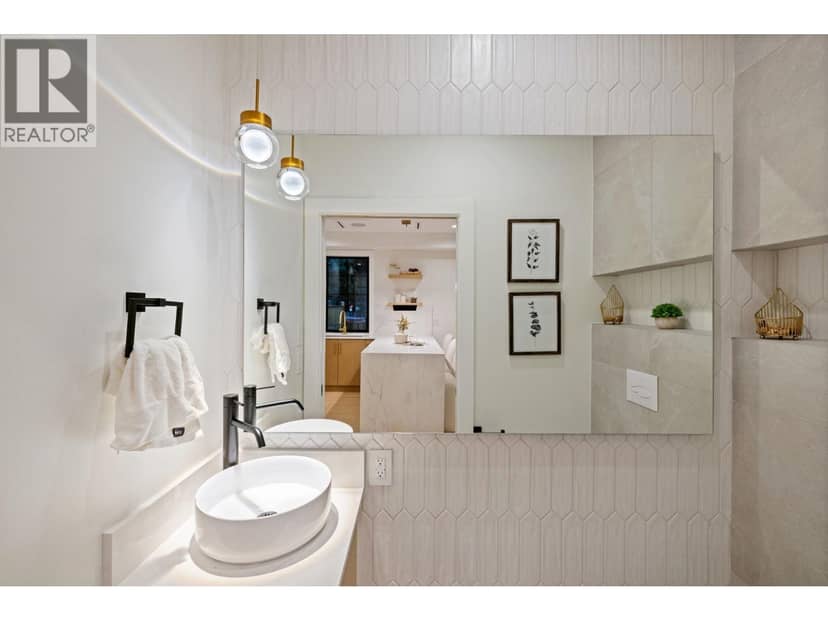 588 E 10TH AVENUE, Vancouver, photo 8