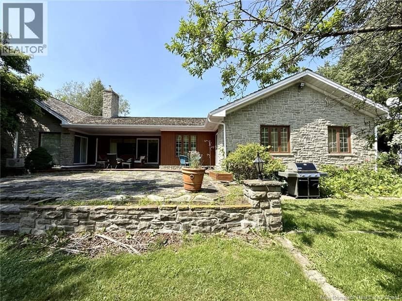 728 Boul. St-Pierre Ouest, Caraquet, photo 2