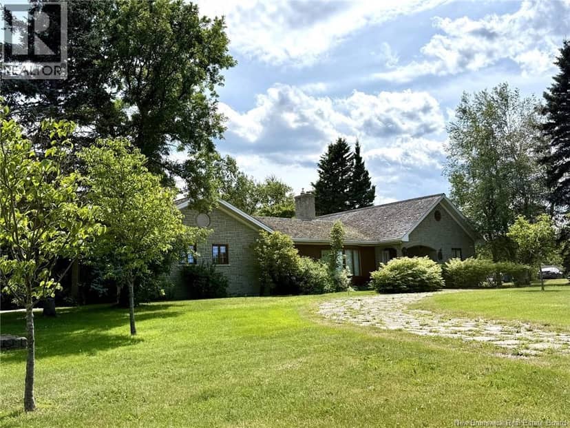 728 Boul. St-Pierre Ouest, Caraquet, photo 8