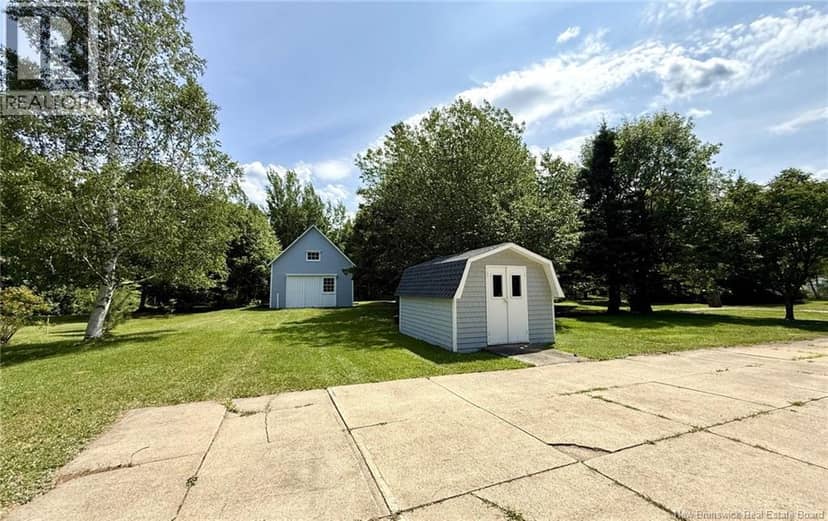 728 Boul. St-Pierre Ouest — photo 10 of 40
