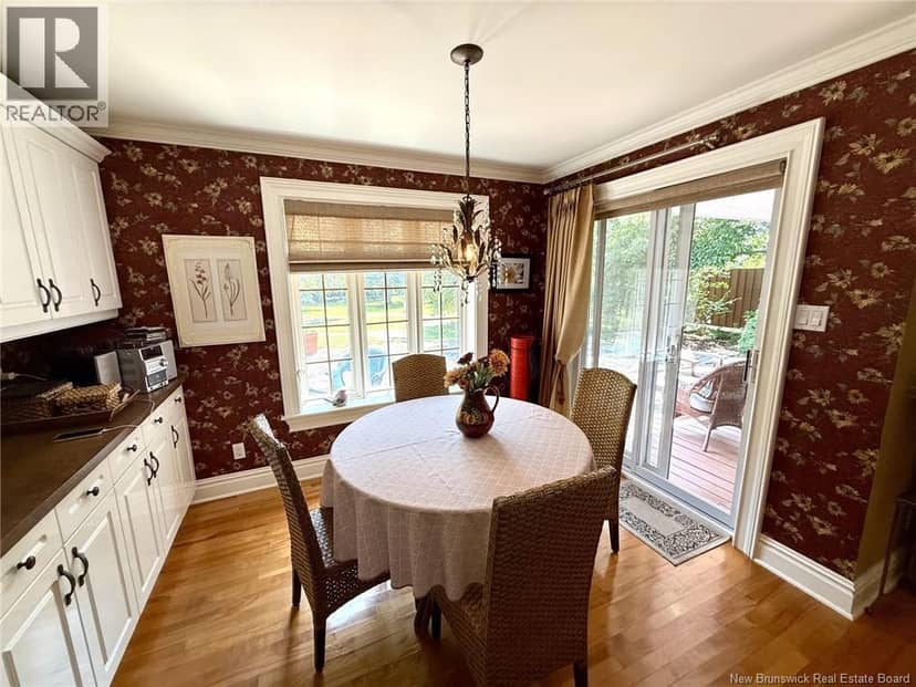 728 Boul. St-Pierre Ouest — photo 18 of 40