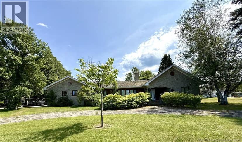 728 Boul. St-Pierre Ouest, Caraquet