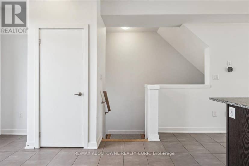 31 - 590 North Service Road, Hamilton, photo 5