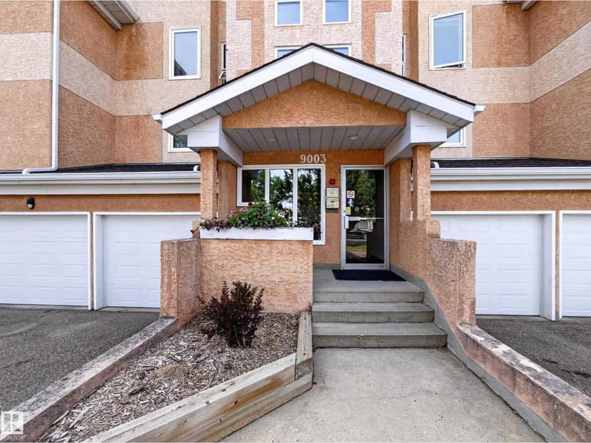 #211 9003 106A AV NW, Edmonton