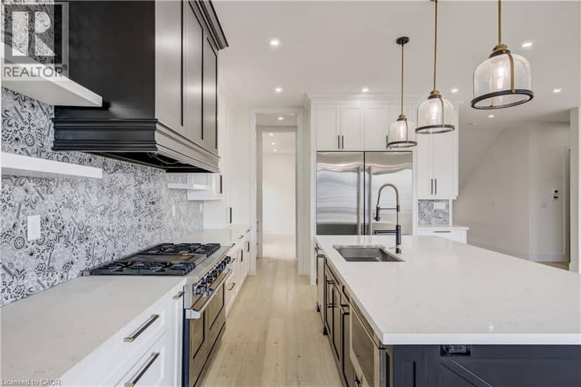 8 EDGEVIEW Crescent — photo 13 of 40