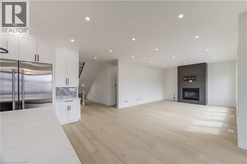 8 EDGEVIEW Crescent — photo 23 of 40
