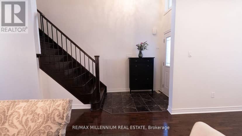 19 Bellotti Crescent — photo 12 of 40
