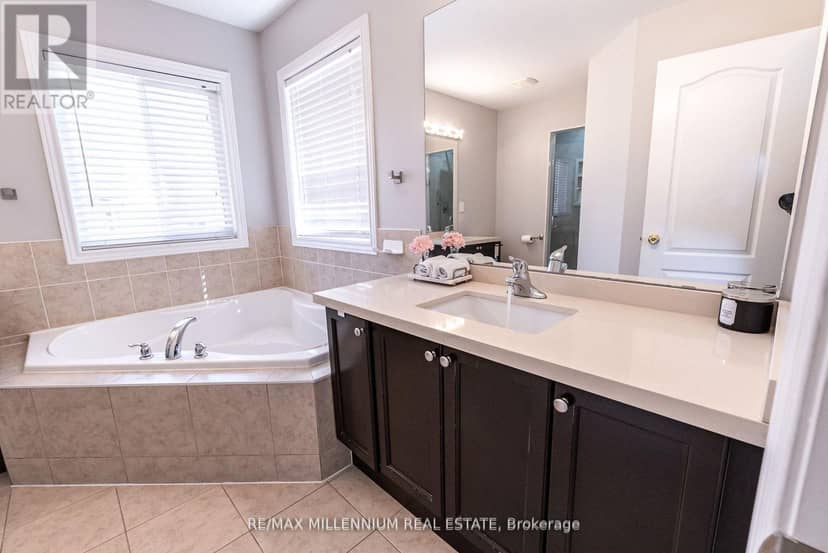 19 Bellotti Crescent — photo 31 of 40