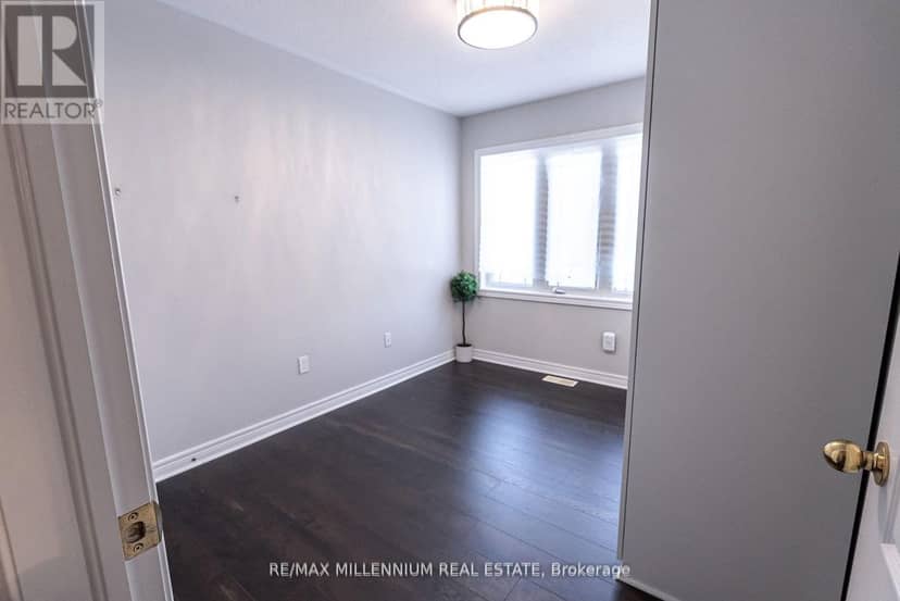 19 Bellotti Crescent — photo 38 of 40