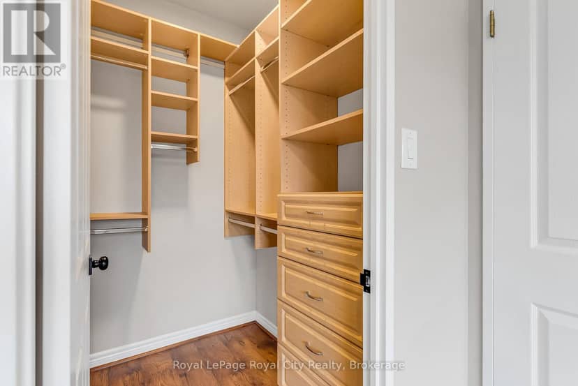 301 - 60 Wyndham Street S — photo 26 of 36