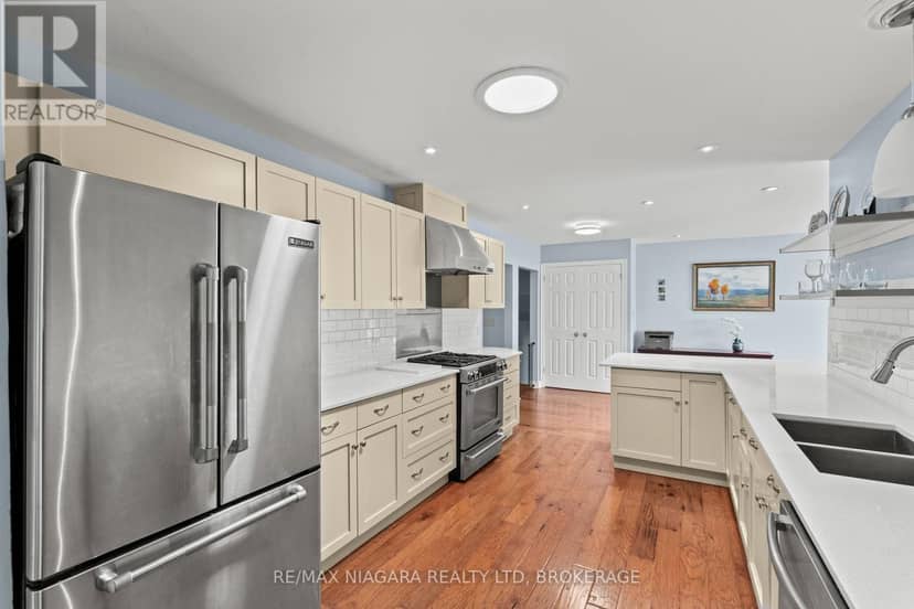 90 Mary Street — photo 15 of 40