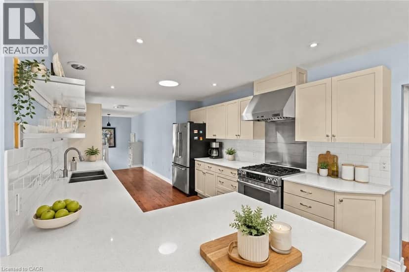 90 MARY Street — photo 13 of 40