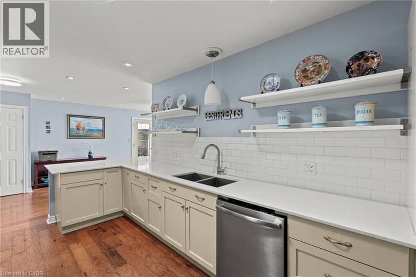 90 MARY Street — photo 15 of 40
