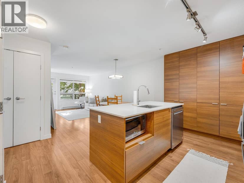 313 1677 LLOYD AVENUE, North Vancouver, photo 2