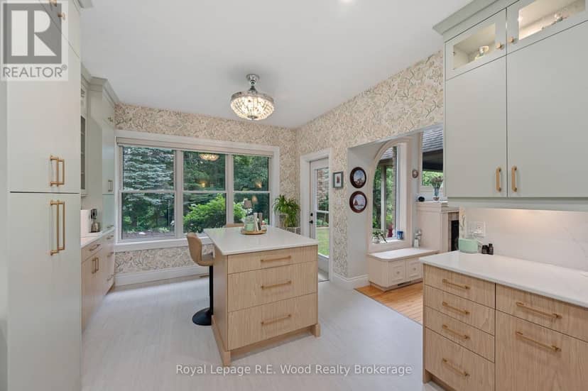 2 Whispering Pine Lane — photo 16 of 40