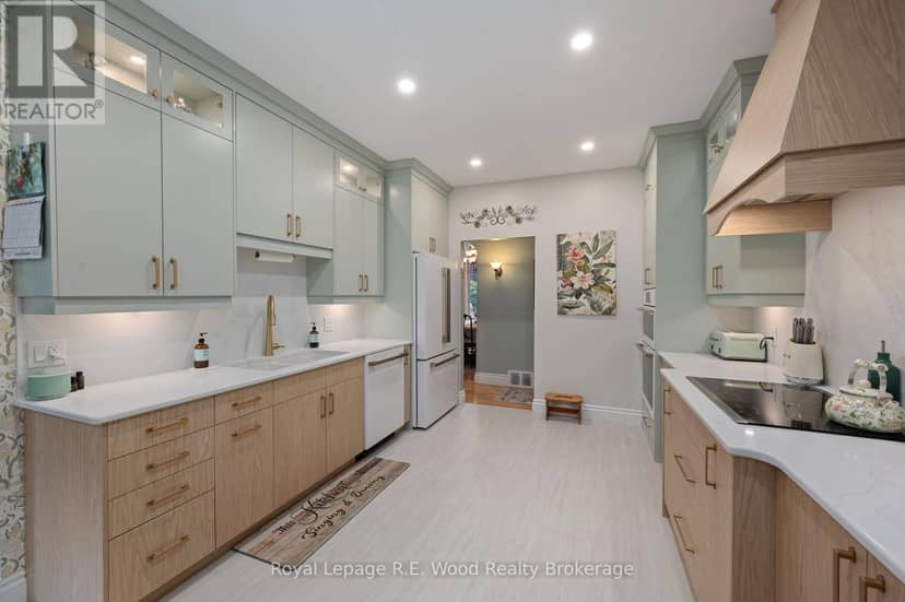 2 Whispering Pine Lane — photo 17 of 40